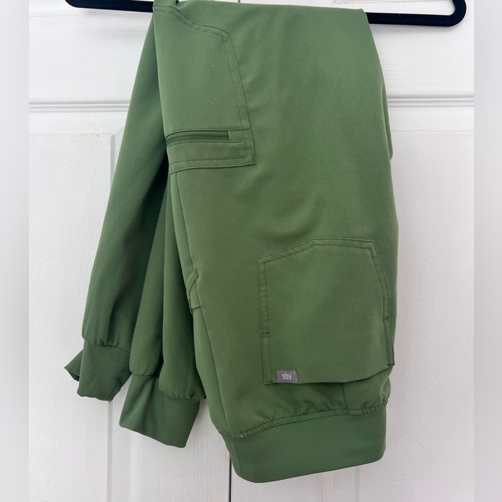 High Waisted Zamora Jogger Figs in the color Fern
